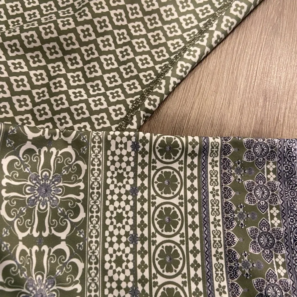 Sarah’s day x white fox boutique olive vinyasa legging (7/8 length) - Picture 3 of 6